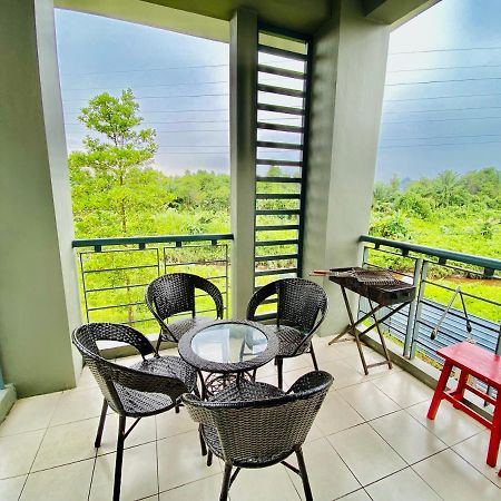 Faizal Madhi Homestay Кучинг Екстериор снимка