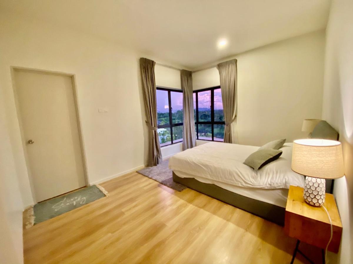 Faizal Madhi Homestay Кучинг Екстериор снимка