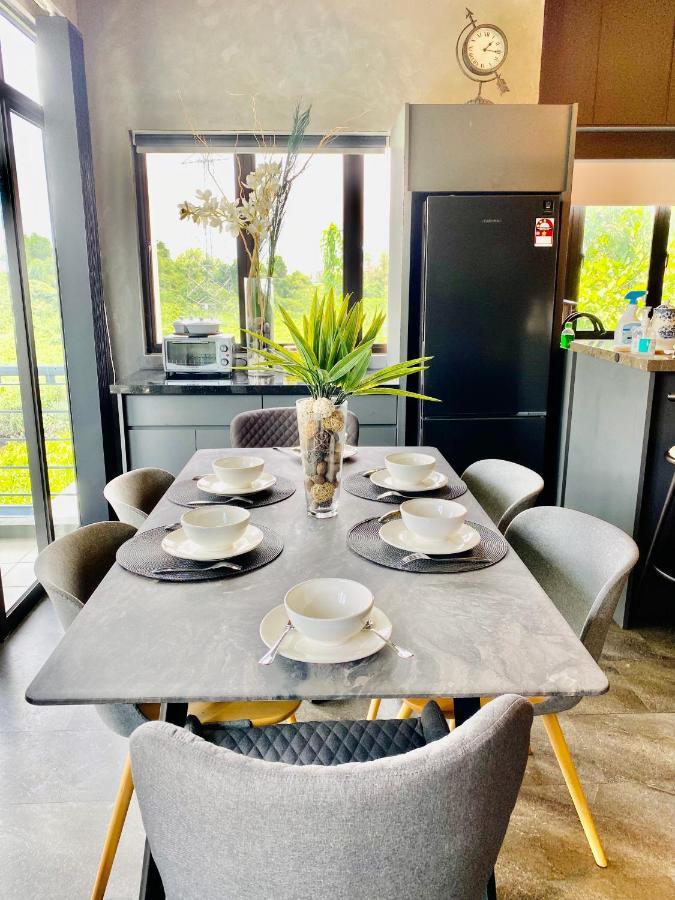Faizal Madhi Homestay Кучинг Екстериор снимка