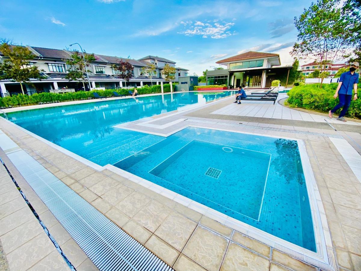 Faizal Madhi Homestay Кучинг Екстериор снимка
